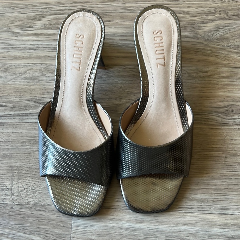 Schutz Leather Sole Silver Color Sandal